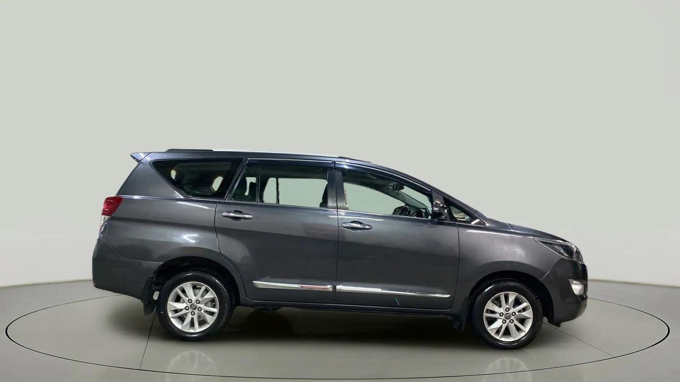 2017 Toyota Innova Crysta 2.4 VX 7 STR, Diesel, Manual, 52,086 km, Left Side