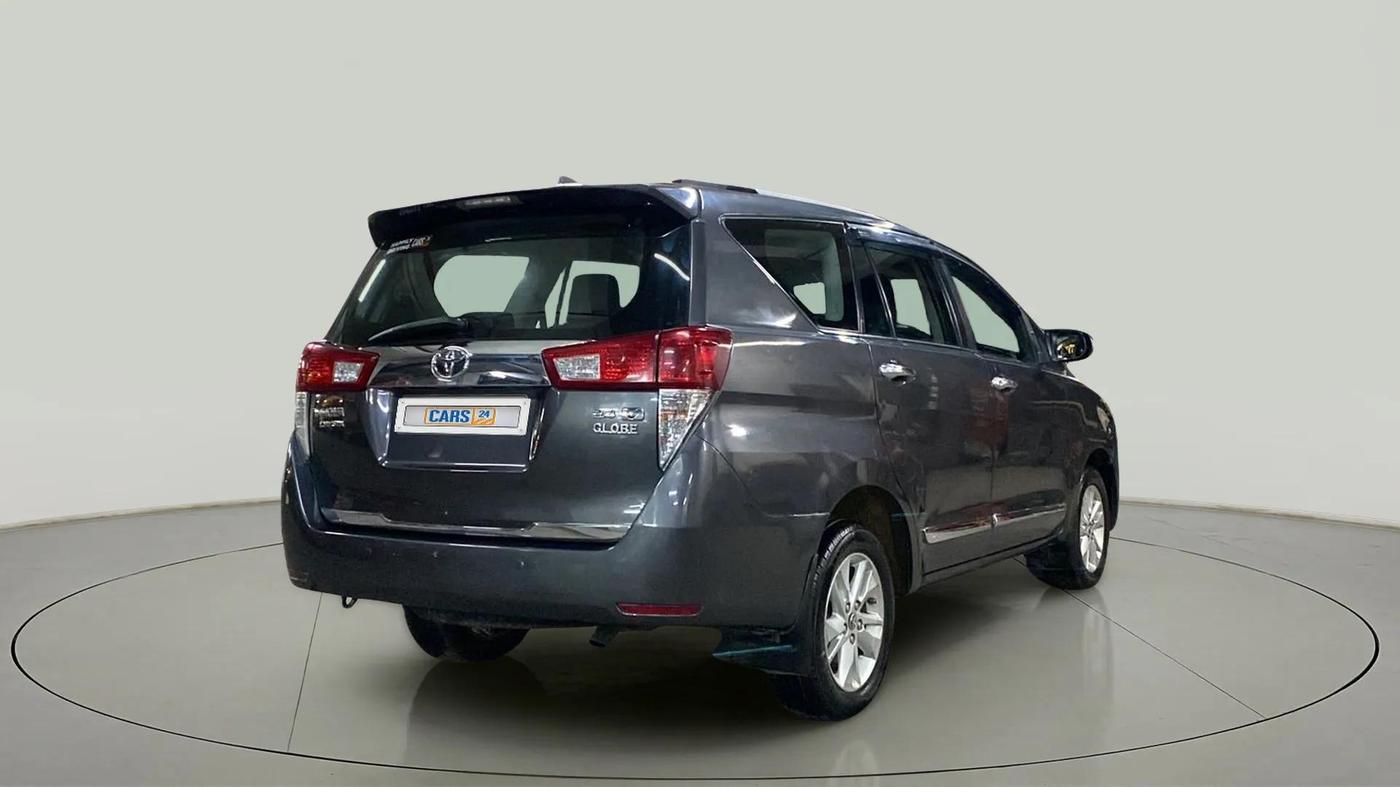 2017 Toyota Innova Crysta 2.4 VX 7 STR, Diesel, Manual, 52,086 km, Right Back Diagonal