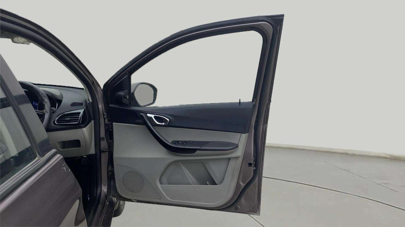 2019 Tata Tiago XZ PLUS PETROL, Petrol, Manual, 36,579 km, RHS Front Door