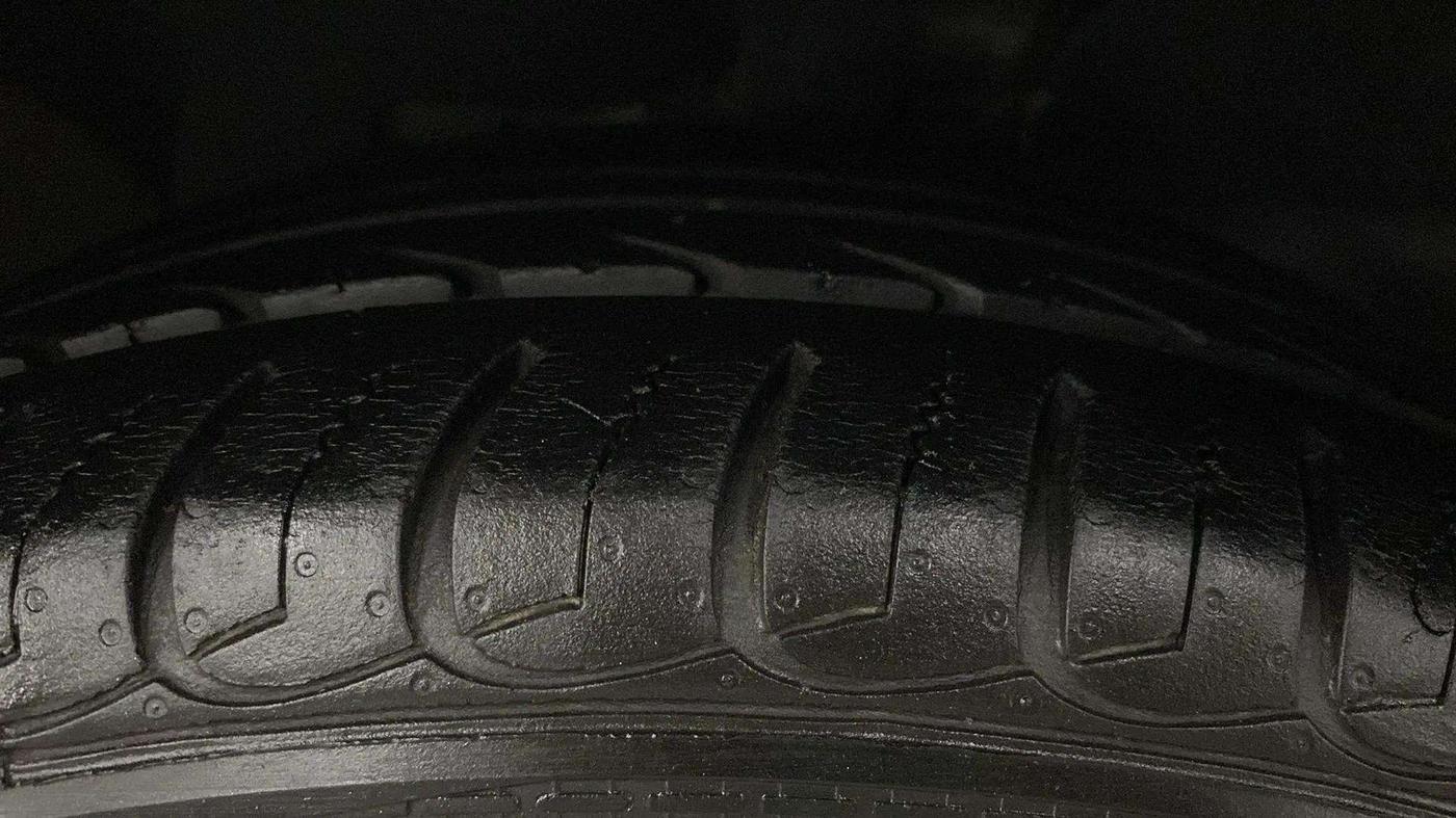 2020 Ford Ecosport TITANIUM 1.5L PETROL AT, Petrol, Automatic, 31,887 km, Left Front Tyre Tread