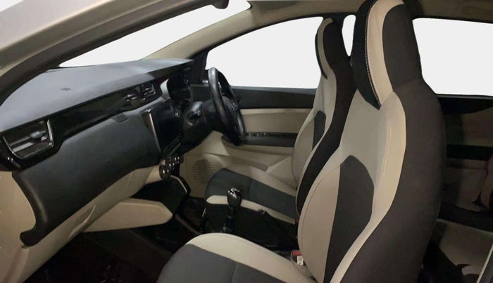 2022 Renault TRIBER RXT, Petrol, Manual, 38,989 km, Right Side Front Door Cabin
