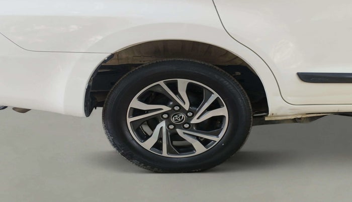 2021 Toyota Innova Crysta 2.4 VX 8 STR, Diesel, Manual, 1,02,341 km, Right Rear Wheel