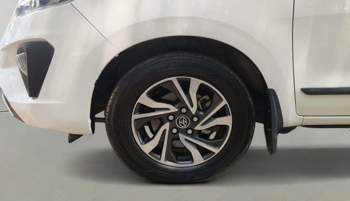 2021 Toyota Innova Crysta 2.4 VX 8 STR, Diesel, Manual, 1,02,341 km, Left Front Wheel