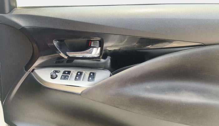 2021 Toyota Innova Crysta 2.4 VX 8 STR, Diesel, Manual, 1,02,341 km, Driver Side Door Panels Control