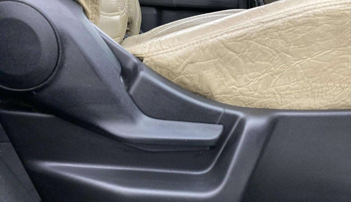 2020 Maruti New Wagon-R VXI 1.2, CNG, Manual, 64,630 km, Driver Side Adjustment Panel