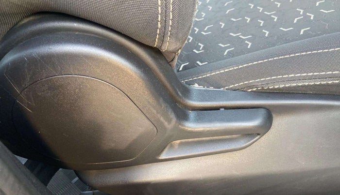 2022 Tata Tiago XM CNG, CNG, Manual, 28,713 km, Driver Side Adjustment Panel