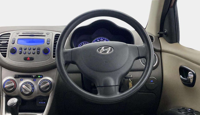 2015 Hyundai i10 SPORTZ 1.1, Petrol, Manual, 66,731 km, Steering Wheel Close Up