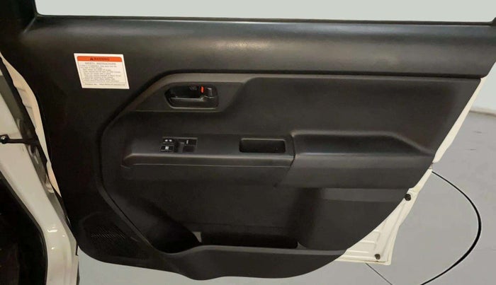 2021 Maruti New Wagon-R LXI CNG (O) 1.0, CNG, Manual, 27,279 km, Driver Side Door Panels Control