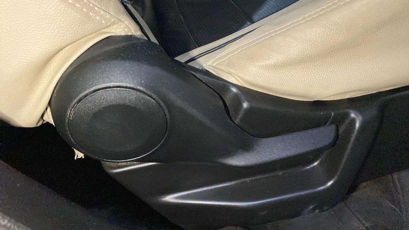 2021 Maruti New Wagon-R LXI CNG (O) 1.0, CNG, Manual, 27,444 km, Driver Side Adjustment Panel
