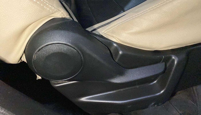 2021 Maruti New Wagon-R LXI CNG (O) 1.0, CNG, Manual, 27,279 km, Driver Side Adjustment Panel