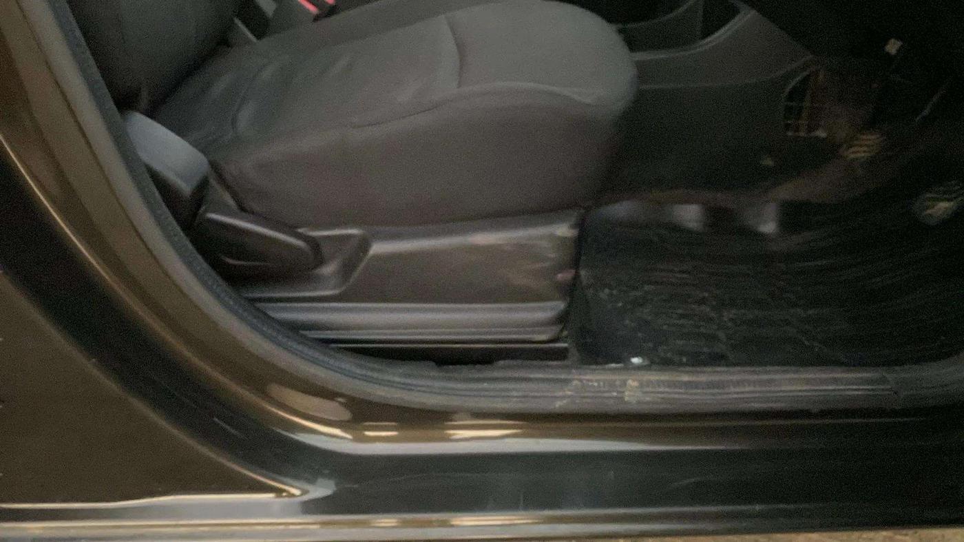 2017 Renault Kwid RXT 0.8, Petrol, Manual, 36,665 km, Driver Side Adjustment Panel
