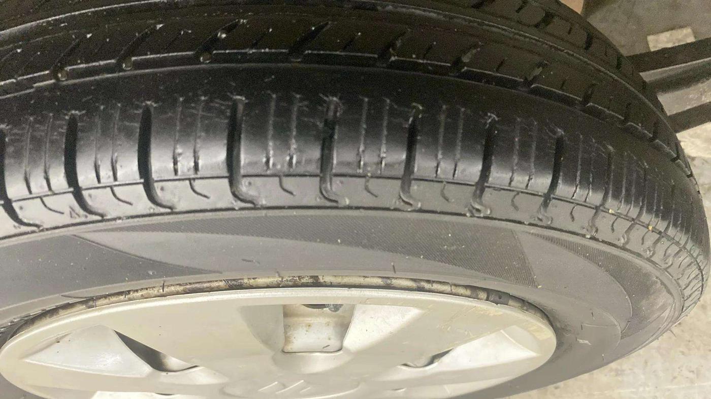 2013 Maruti Wagon R 1.0 LXI CNG, CNG, Manual, 71,519 km, Right Rear Tyre Tread
