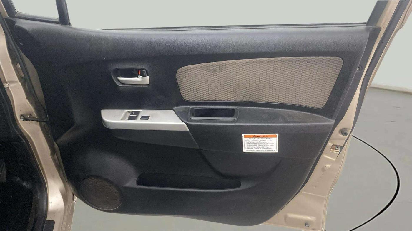 2013 Maruti Wagon R 1.0 LXI CNG, CNG, Manual, 71,519 km, Driver Side Door Panels Control