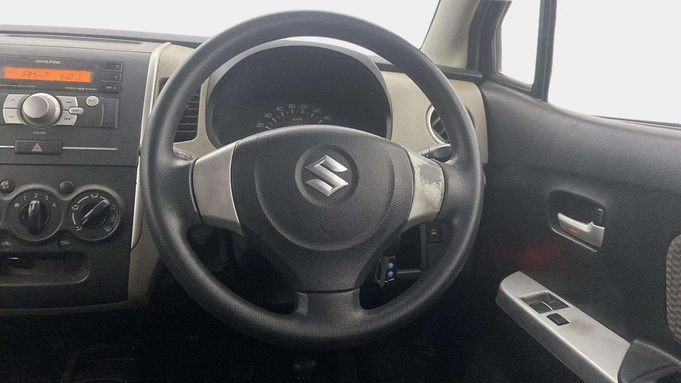 2013 Maruti Wagon R 1.0 LXI CNG, CNG, Manual, 71,519 km, Steering Wheel Close Up