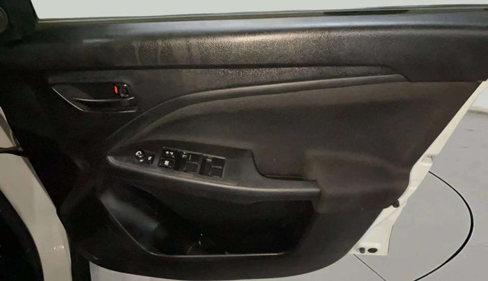 2024 Maruti BREZZA VXI, Petrol, Manual, 14,910 km, Driver Side Door Panels Control