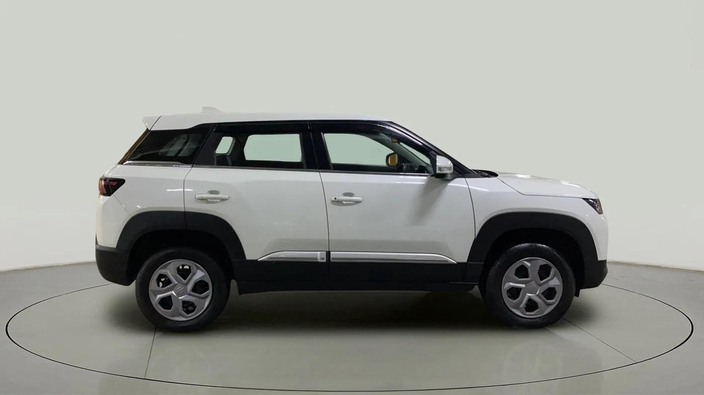 2024 Maruti BREZZA VXI, Petrol, Manual, 14,936 km, Right Side View