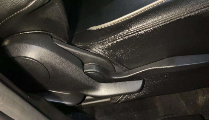 2024 Maruti BREZZA VXI, Petrol, Manual, 14,910 km, Driver Side Adjustment Panel