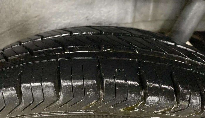 2017 Maruti Wagon R 1.0 LXI CNG, CNG, Manual, 46,724 km, Left Rear Tyre Tread
