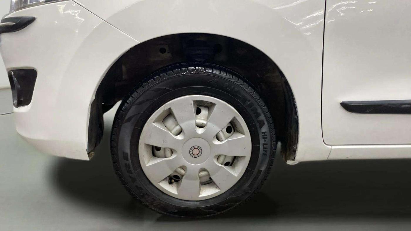 2017 Maruti Wagon R 1.0 LXI CNG, CNG, Manual, 46,724 km, Left Front Wheel