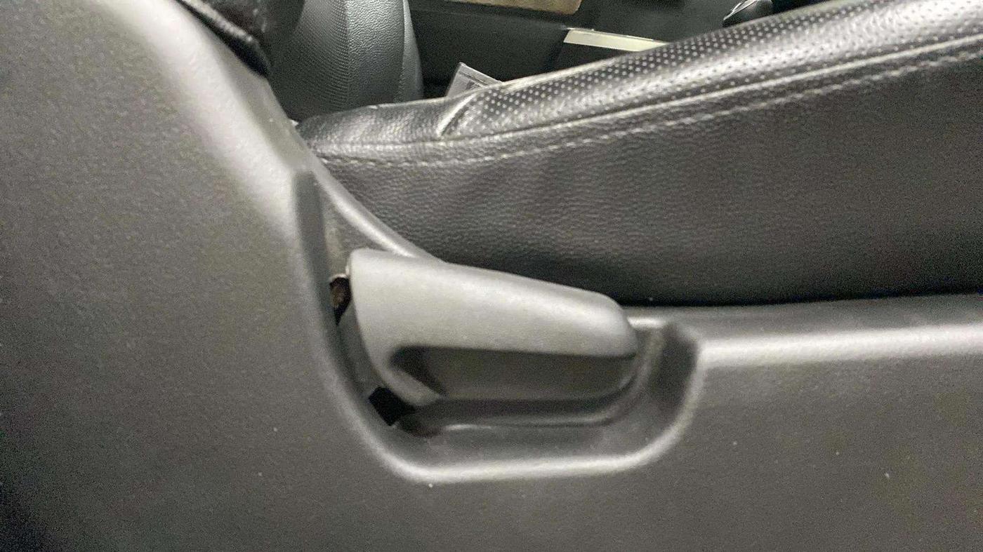 2017 Maruti Wagon R 1.0 LXI CNG, CNG, Manual, 46,724 km, Driver Side Adjustment Panel