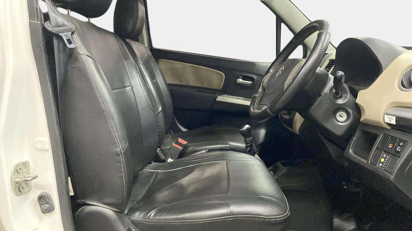 2017 Maruti Wagon R 1.0 LXI CNG, CNG, Manual, 46,724 km, Right Side Front Door Cabin