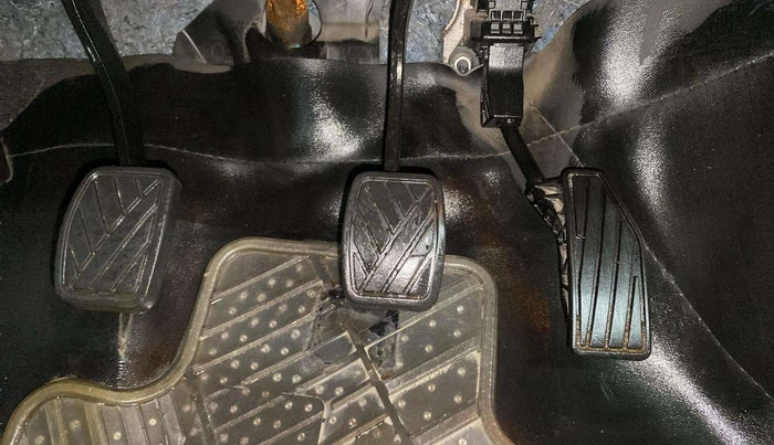 2022 Toyota Glanza G, Petrol, Manual, 25,225 km, Pedals