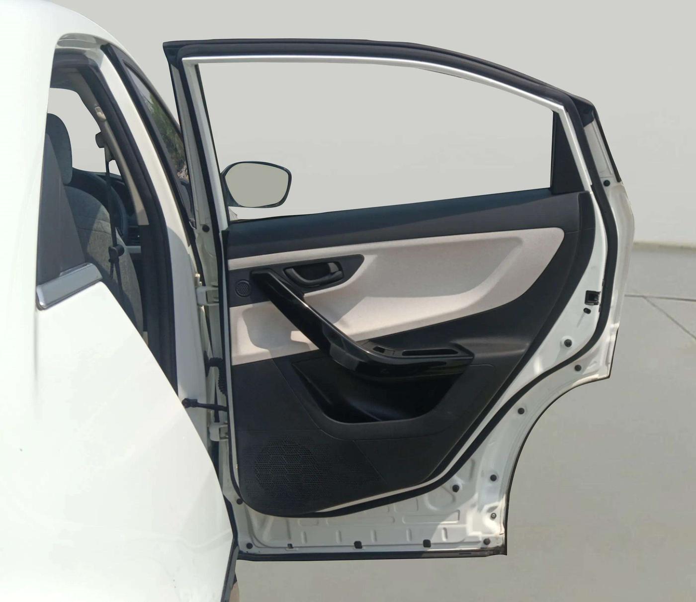 2024 Tata Curvv Pure Plus 1.2 Petrol 6MT, Petrol, Manual, 2,768 km, RHS Rear Door