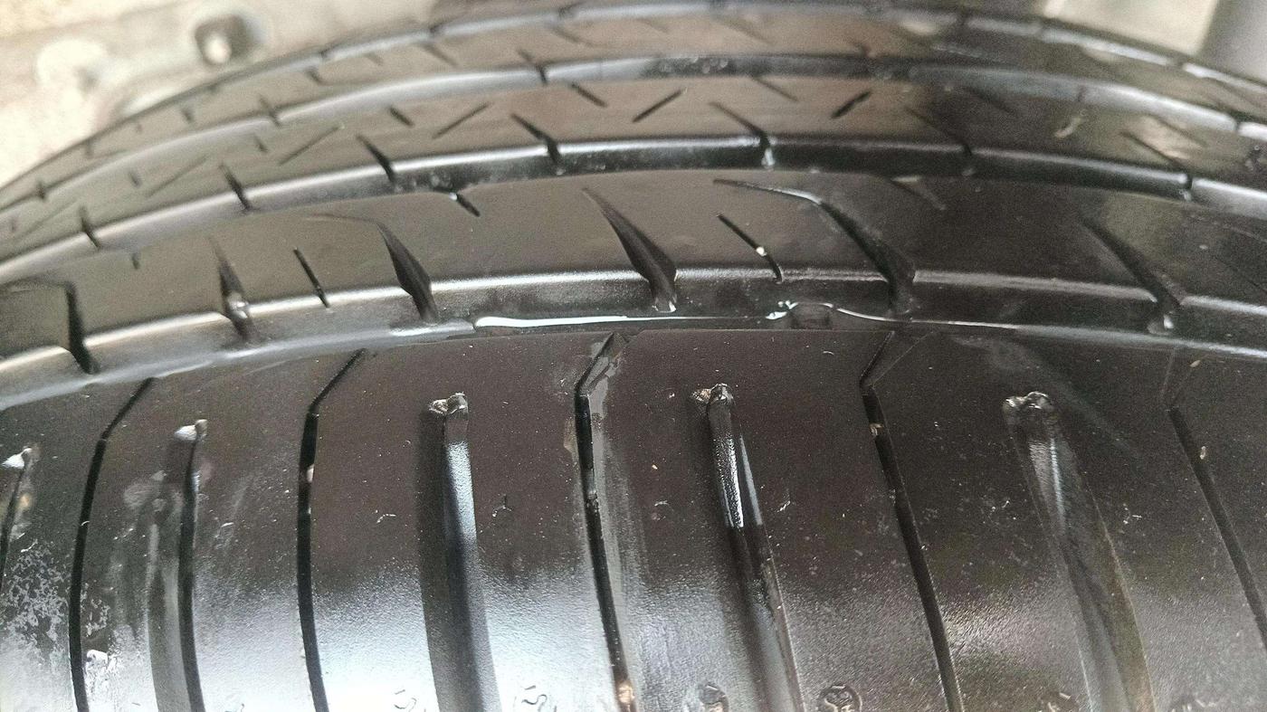 2024 Tata Curvv Pure Plus 1.2 Petrol 6MT, Petrol, Manual, 2,768 km, Left Rear Tyre Tread
