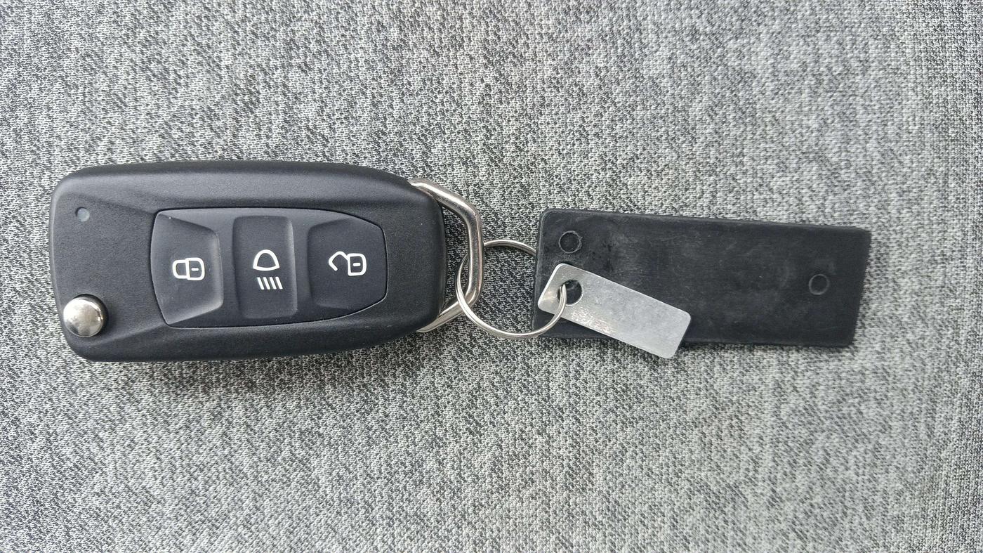 2024 Tata Curvv Pure Plus 1.2 Petrol 6MT, Petrol, Manual, 2,768 km, Key Close Up