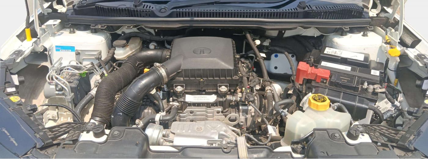 2024 Tata Curvv Pure Plus 1.2 Petrol 6MT, Petrol, Manual, 2,768 km, Engine View