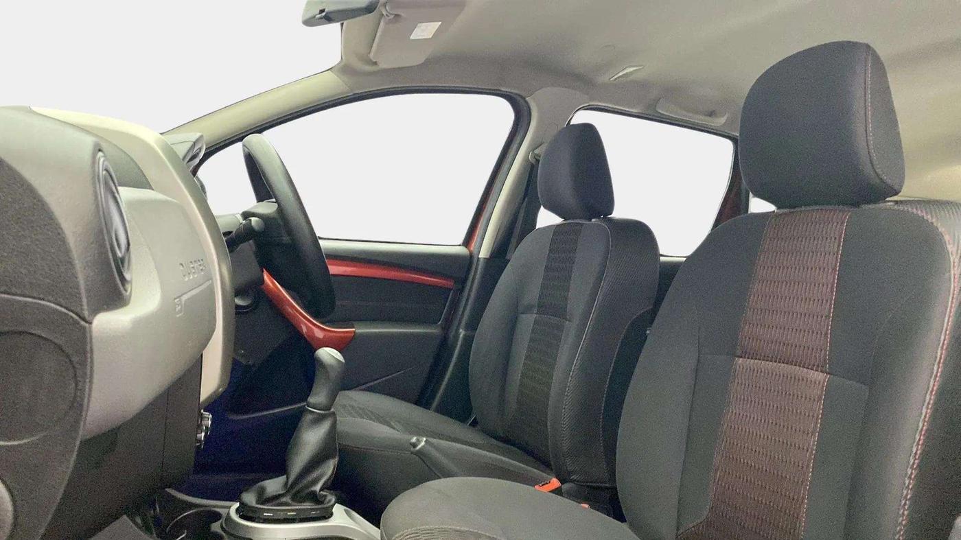 2018 Renault Duster 85 PS RXS MT DIESEL, Diesel, Manual, 51,342 km, Right Side Front Door Cabin