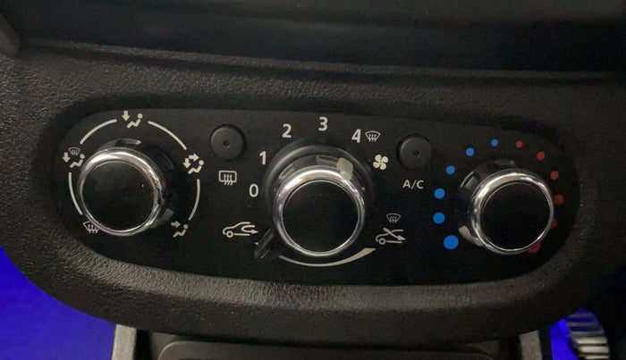 2018 Renault Duster 85 PS RXS MT DIESEL, Diesel, Manual, 51,224 km, AC Unit - Front vent has minor damage