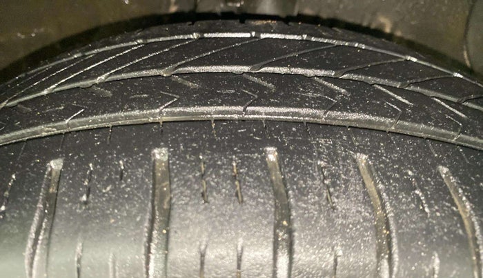 2014 Hyundai Xcent BASE 1.2, Petrol, Manual, 89,426 km, Right Front Tyre Tread