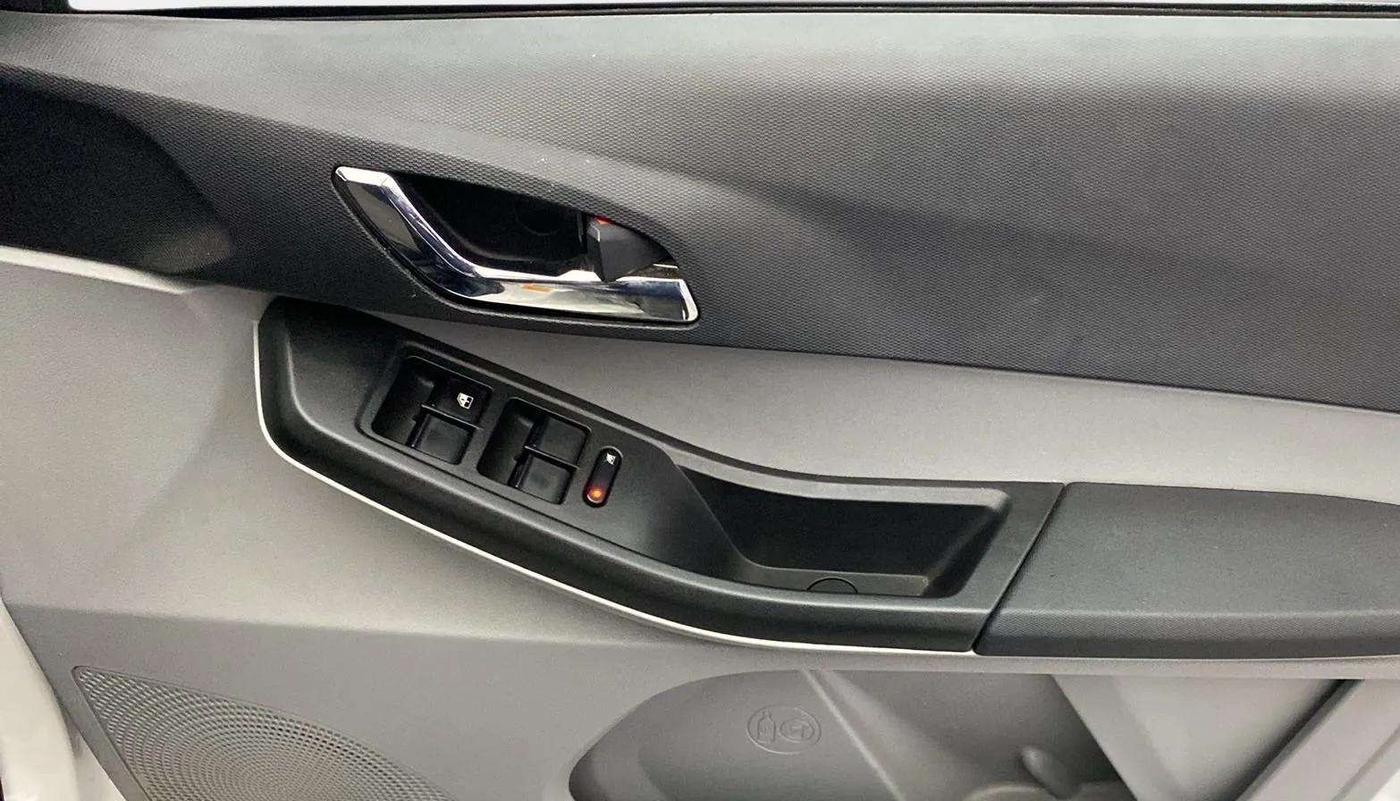 2020 Tata Tiago XZ PLUS PETROL, Petrol, Manual, 32,324 km, Driver Side Door Panels Control