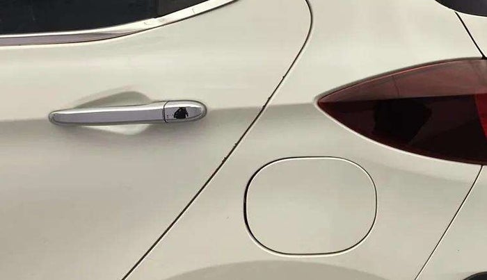 2020 Tata Tiago XZ PLUS PETROL, Petrol, Manual, 32,273 km, Left quarter panel - Minor scratches