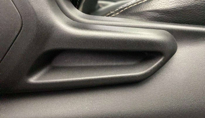 2020 Tata Tiago XZ PLUS PETROL, Petrol, Manual, 32,273 km, Driver Side Adjustment Panel