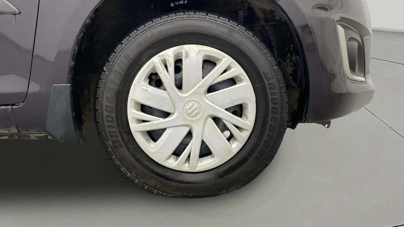 2016 Maruti Swift VXI O, Petrol, Manual, 41,865 km, Right Front Wheel