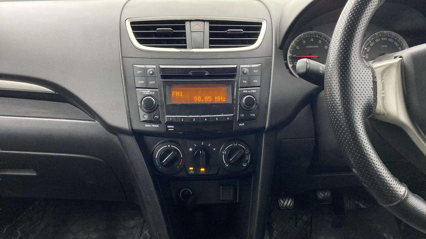 2016 Maruti Swift VXI O, Petrol, Manual, 41,865 km, Air Conditioner
