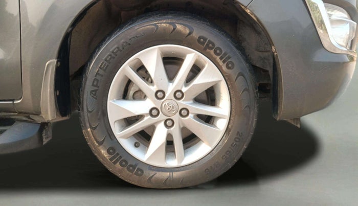 2020 Toyota Innova Crysta 2.7 GX AT 7 STR, Petrol, Automatic, 36,269 km, Right Front Wheel