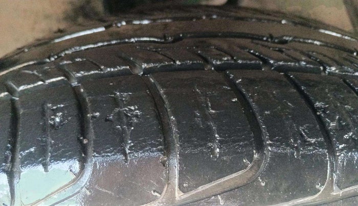 2020 Toyota Innova Crysta 2.7 GX AT 7 STR, Petrol, Automatic, 36,269 km, Left Front Tyre Tread