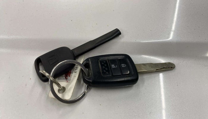 2019 Honda WR-V 1.2L I-VTEC VX MT, CNG, Manual, 44,066 km, Key Close Up