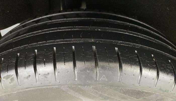 2020 Maruti Baleno ZETA PETROL 1.2, Petrol, Manual, 30,895 km, Right Rear Tyre Tread