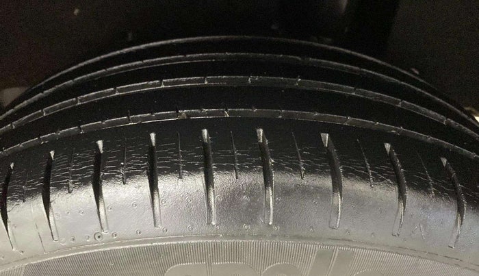 2020 Maruti Baleno ZETA PETROL 1.2, Petrol, Manual, 30,895 km, Left Rear Tyre Tread