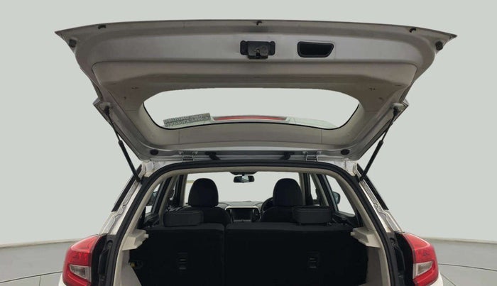 2022 Mahindra XUV300 W8 1.5 DIESEL, Diesel, Manual, 29,776 km, Boot Door Open