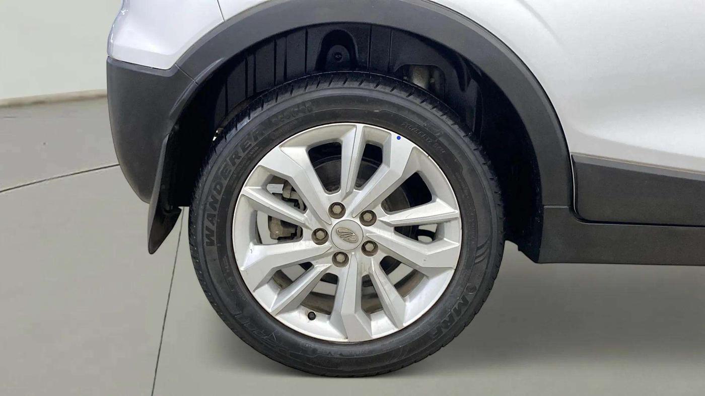 2022 Mahindra XUV300 W8 1.5 DIESEL, Diesel, Manual, 29,953 km, Right Rear Wheel