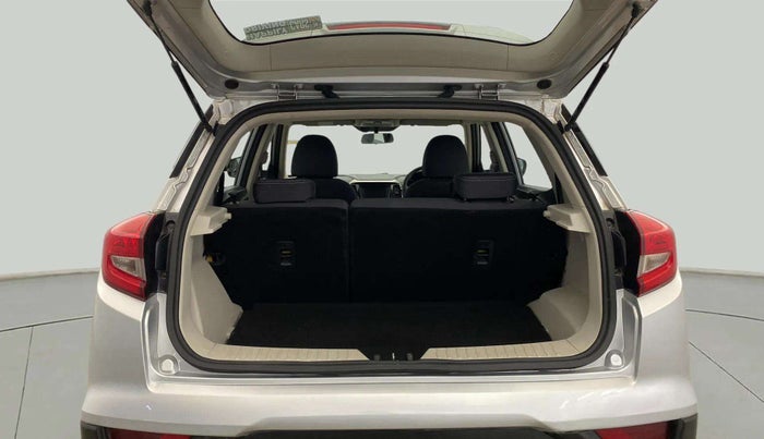 2022 Mahindra XUV300 W8 1.5 DIESEL, Diesel, Manual, 29,776 km, Boot Open Zoomed View