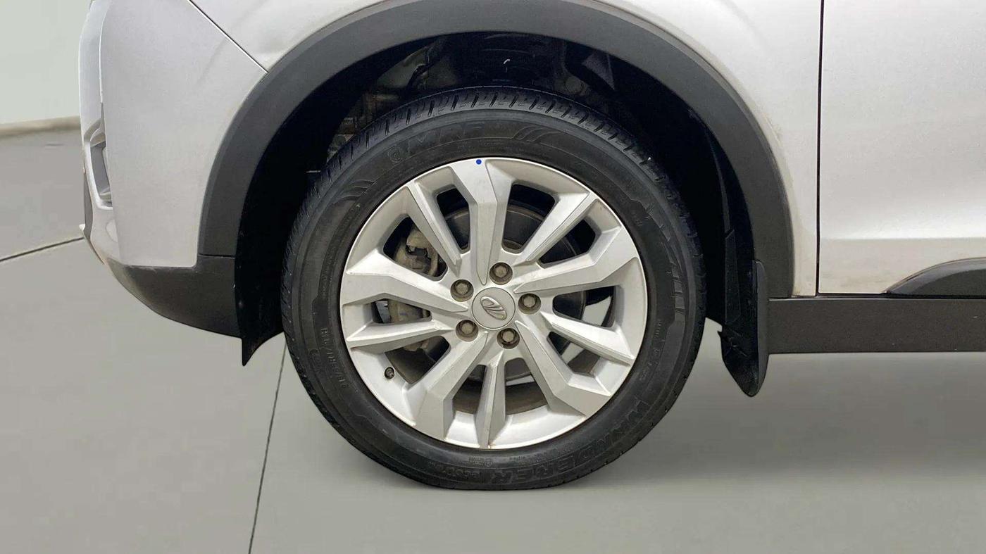 2022 Mahindra XUV300 W8 1.5 DIESEL, Diesel, Manual, 29,953 km, Left Front Wheel