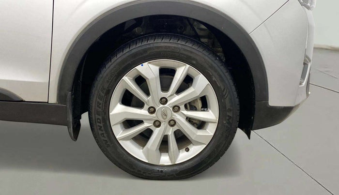 2022 Mahindra XUV300 W8 1.5 DIESEL, Diesel, Manual, 29,776 km, Right Front Wheel