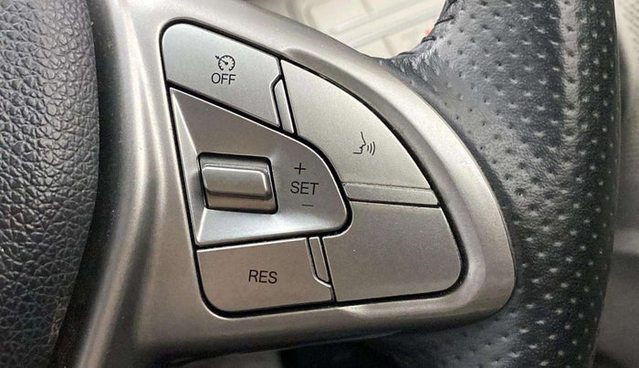 2022 Mahindra XUV300 W8 1.5 DIESEL, Diesel, Manual, 29,776 km, Adaptive Cruise Control