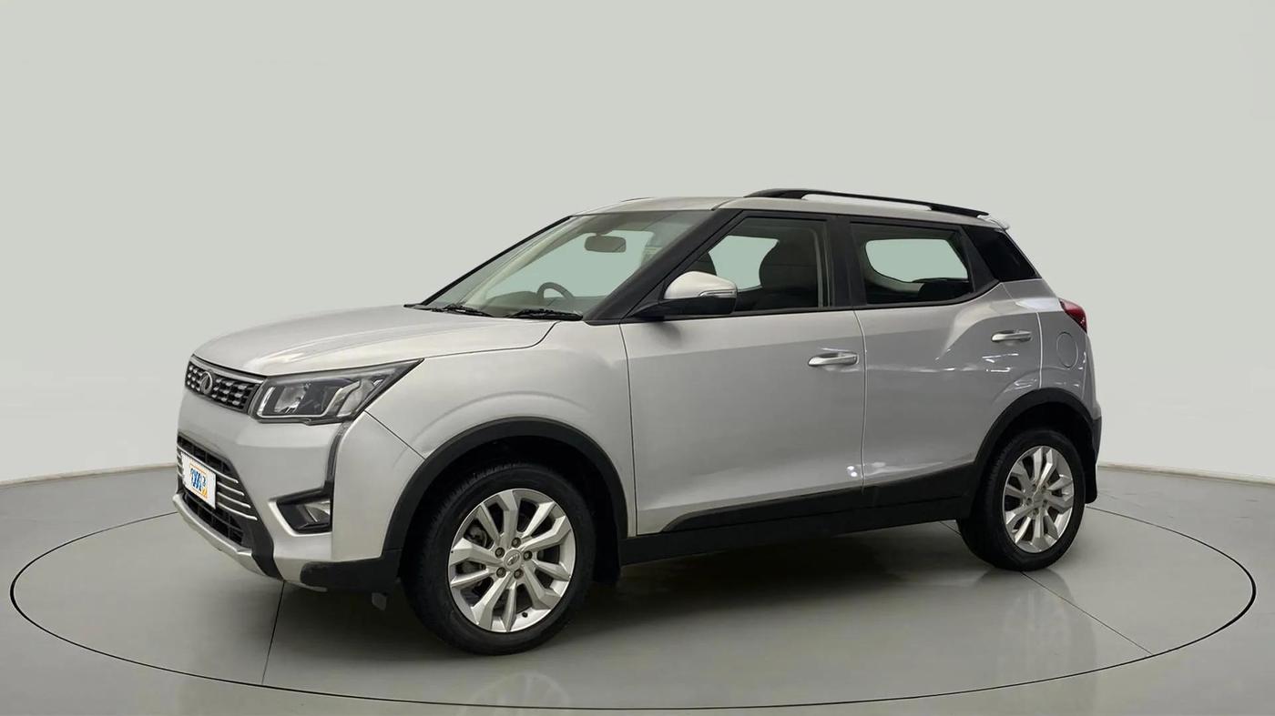 2022 Mahindra XUV300 W8 1.5 DIESEL, Diesel, Manual, 29,953 km, Left Front Diagonal